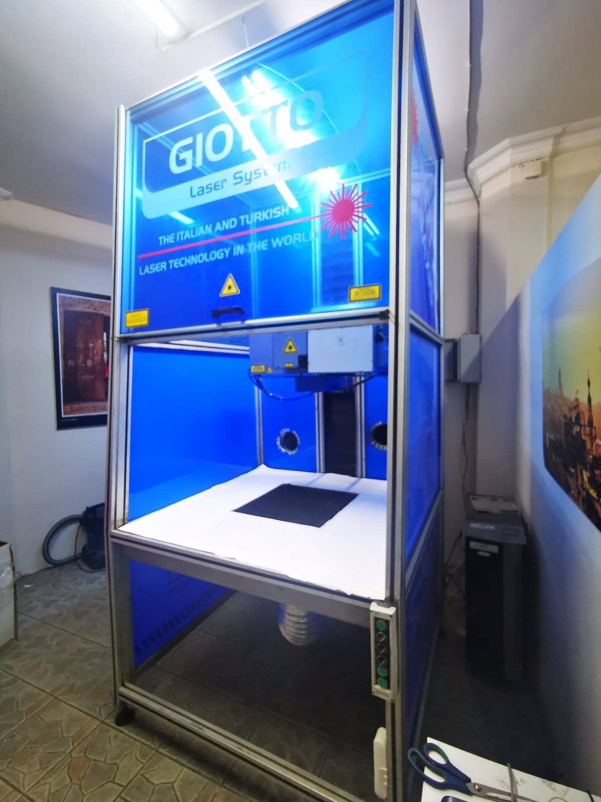 8eaa77c6-6f6d-47d1-9da7-d93eaebc1009